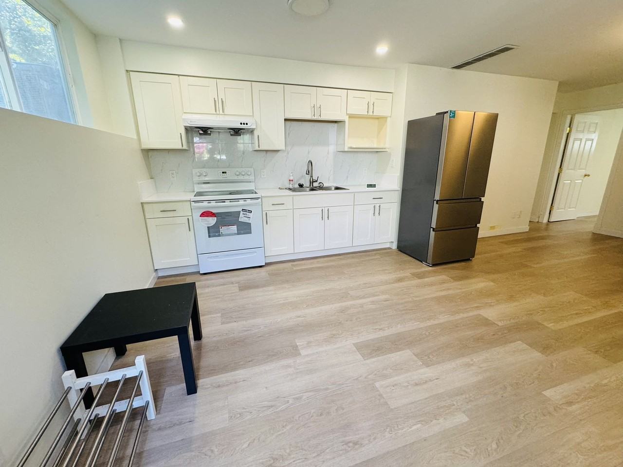 834 Porter Street, Coquitlam, BC V3J 5C2, CAN 2 bedroom House Rental