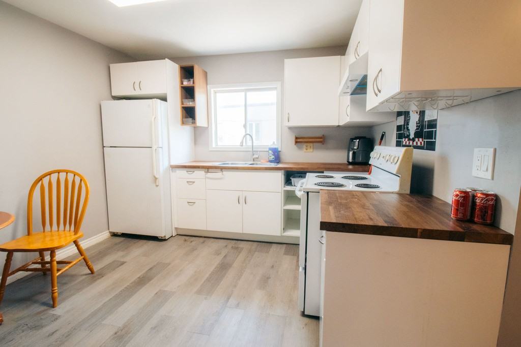 209 Queenston St, St. Catharines, ON L2R 3A5 3 Bedroom Apartment for