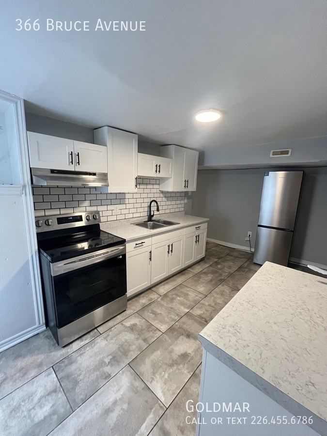 366 Bruce Ave, Windsor, ON N9A 4W5 2 Bedroom Apartment for 1,490/month