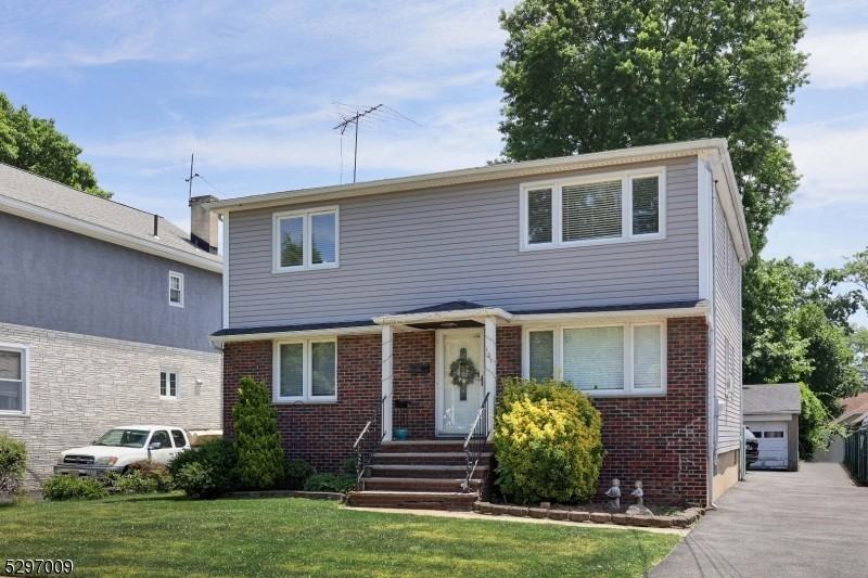 121 Benjamin St, Cranford, NJ 07016 2 Bedroom Apartment for 2,000