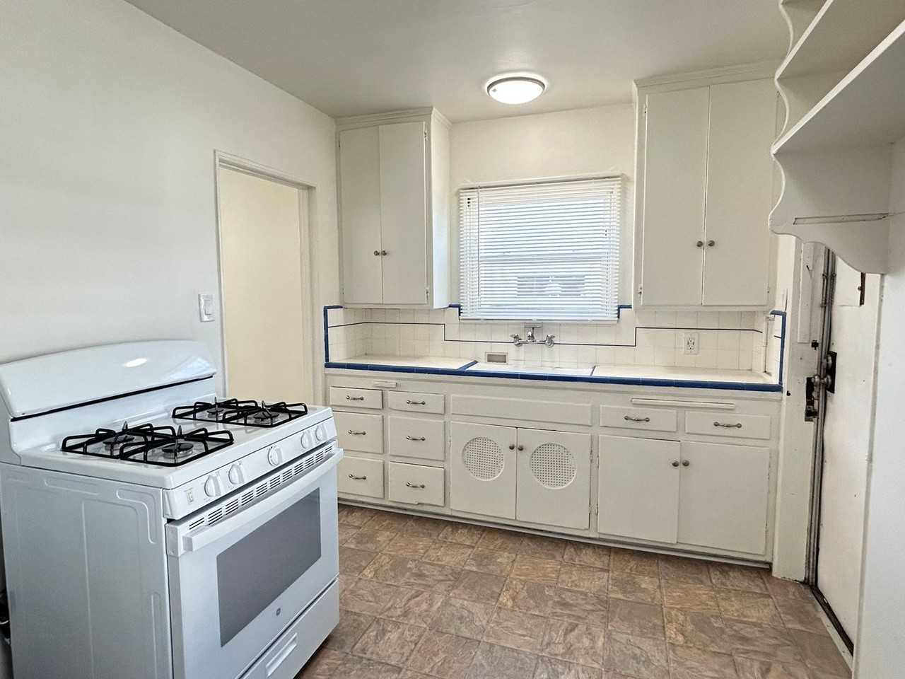 109 111 N Taylor Ave, Montebello, CA 90640 1 Bedroom Apartment for