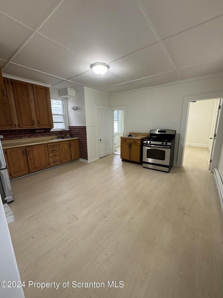 538 N Sumner Ave, Scranton, PA 18504 2 Bedroom Apartment for 1,200