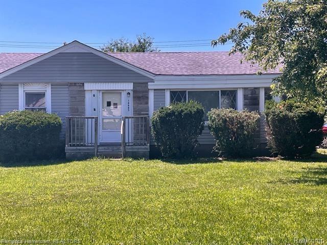 18885 Middlebelt Rd, Livonia, MI 48152 2 Bedroom House for 1,300/month