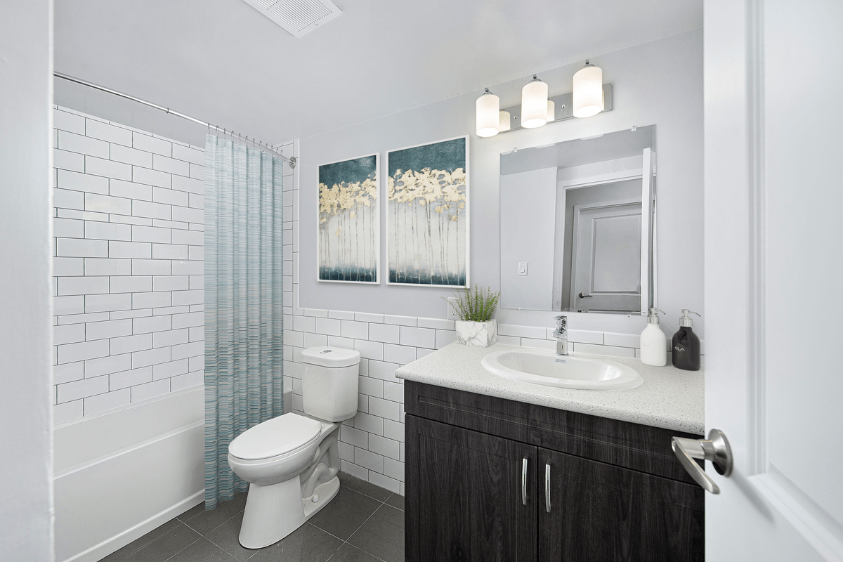 2445 The Collegeway Apartments in Erin Mills, Mississauga, ON L5L 2E5