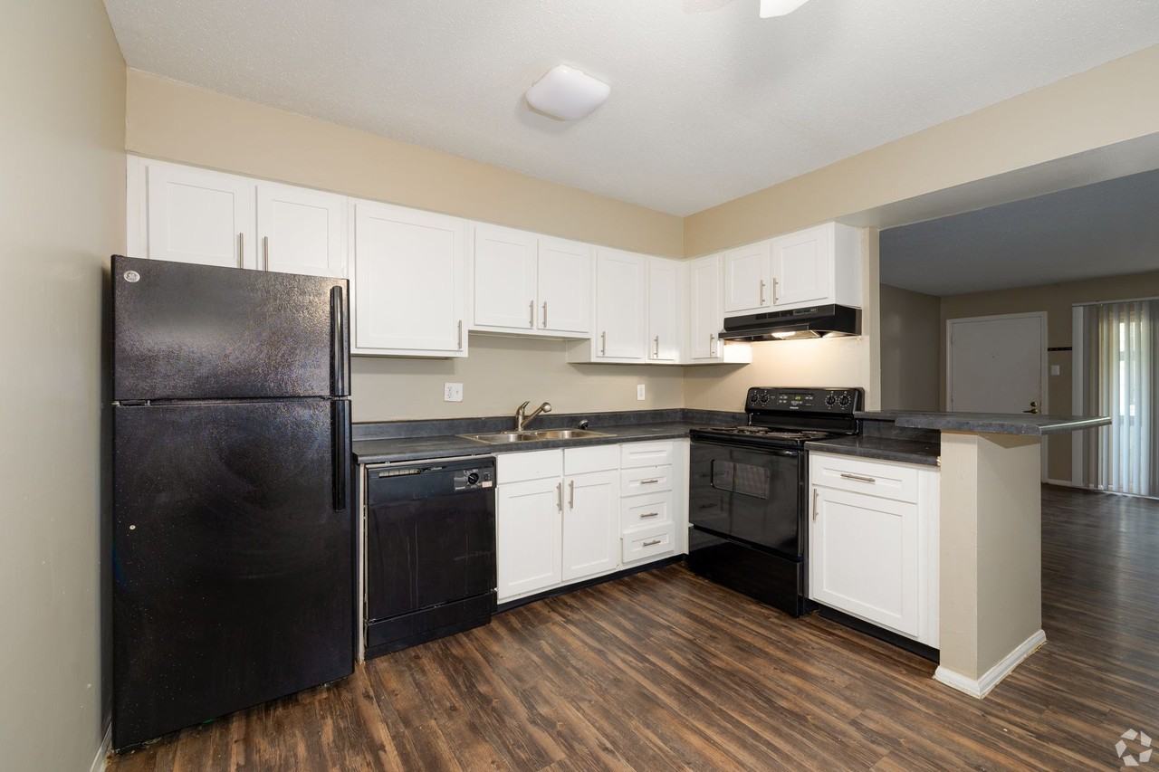 Hazelwood Forest Apartments 240 Chapel Ridge Dr, Hazelwood, MO 63042