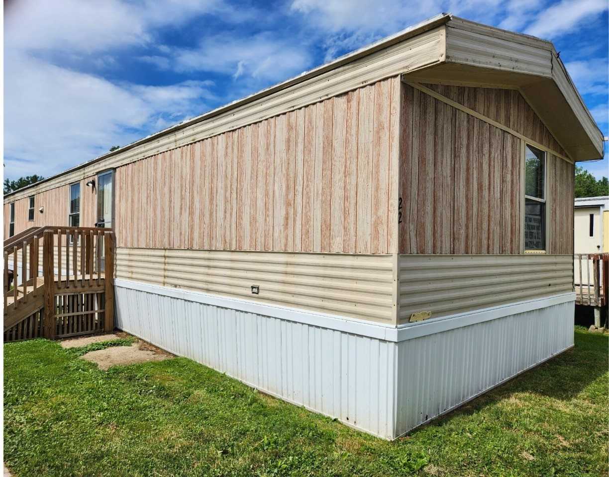 Maple Knoll Mobile Home Park Apartments 1716 Lansing Rd, Charlotte