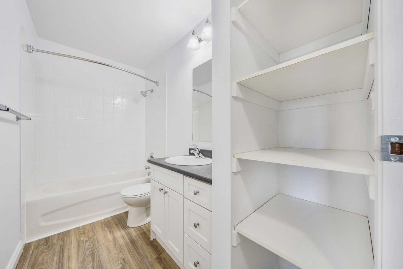 Windermere Village Apartments 3711 & 3711 Whitelaw Lane 3707