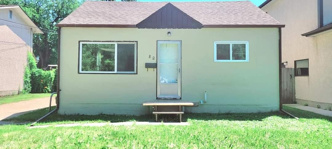 82 Hindley Ave 1, Winnipeg, MB R2M 1P4 3 Bedroom House for 1,899