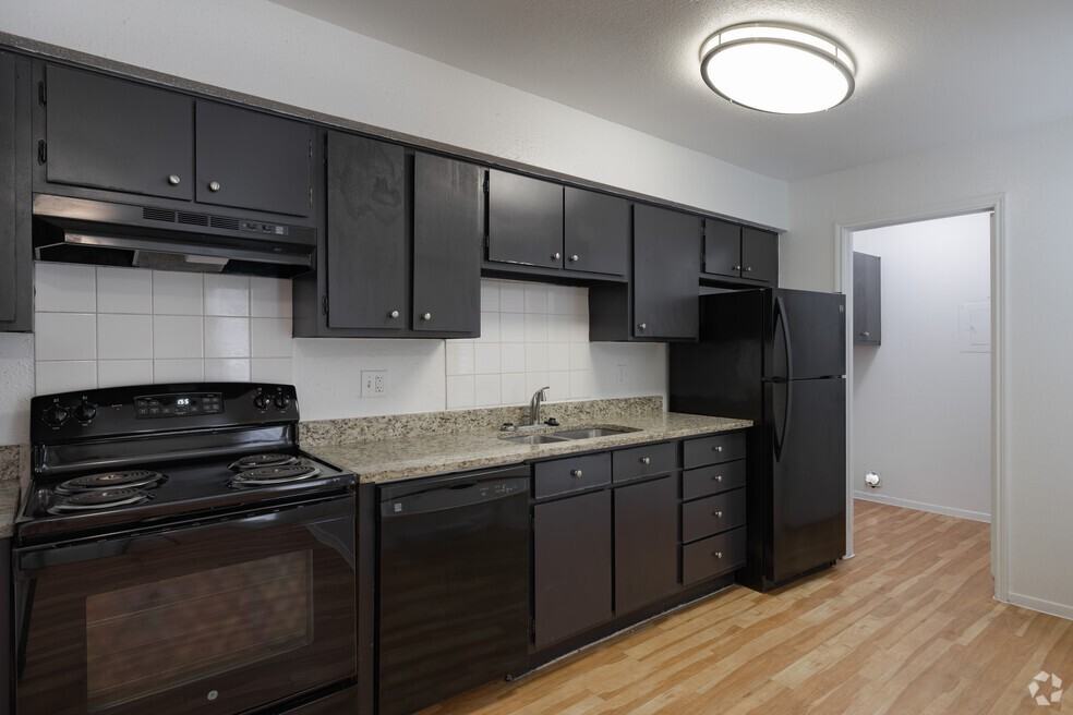 Ashford Court Apartments 12777 Ashford Point Dr, Houston, TX 77082