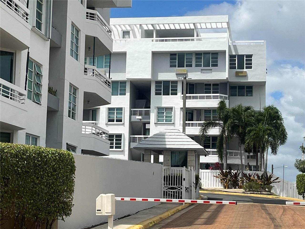 803 AVE JUAN CARLOS DE BORBÓN 803, Guaynabo, PR 00969 3 Bedroom