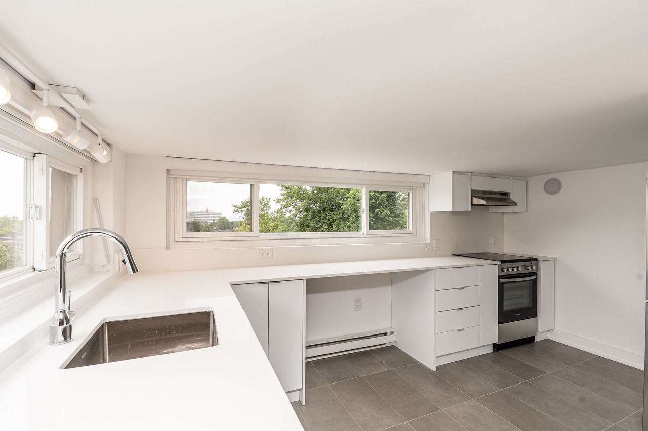 100 Vaughan Road Apartments 100 Vaughan Rd, Toronto, ON M6C 2M1 Zumper