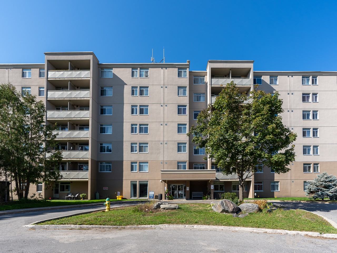Broadway Apartments 25 Westwood Crt, Kawartha Lakes, ON K9V 5A5 Zumper