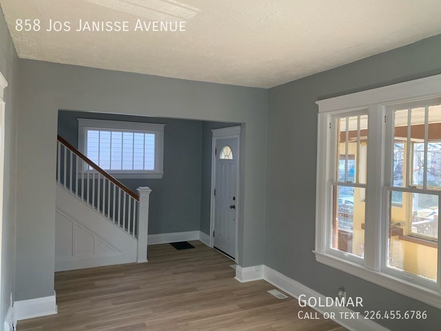 858 Jos Janisse Ave, Windsor, ON N8Y 3A8 3 Bedroom House for 1,995