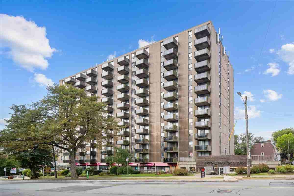 Somerset Place Apartments 1030 South Park St, Halifax, NS B3H 2W3