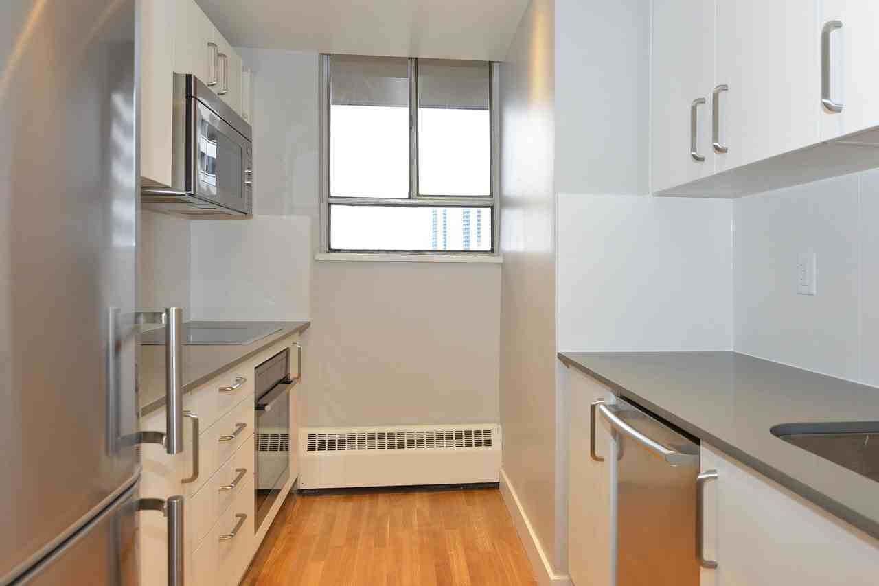 230 Oak Street Apartments 230 Oak St, Toronto, ON M5A 2E2 Zumper