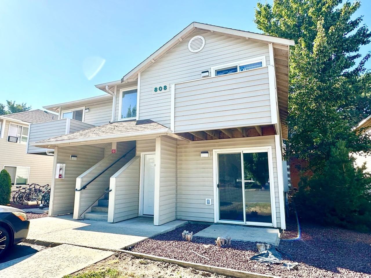 Austin 808 Juniper 808 E Juniper Ave, Ellensburg, WA 98926