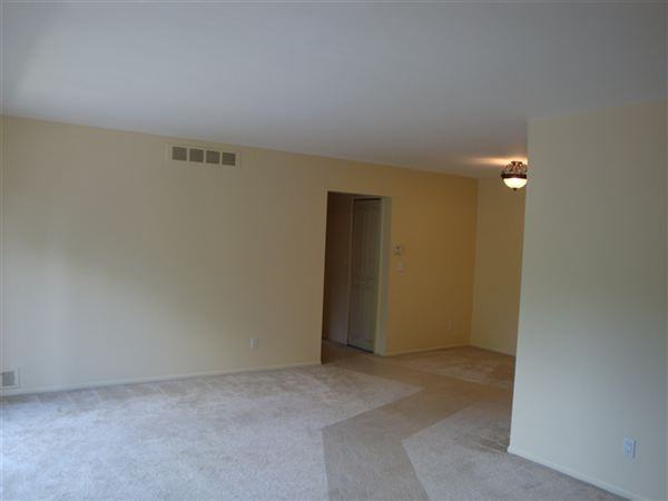 Valleywood condo's Apartments 29528 Bobrich St, Livonia, MI 48152