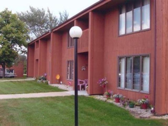 Cedarwood Apartments 118 1st St E, Stewartville, MN 55976 Zumper