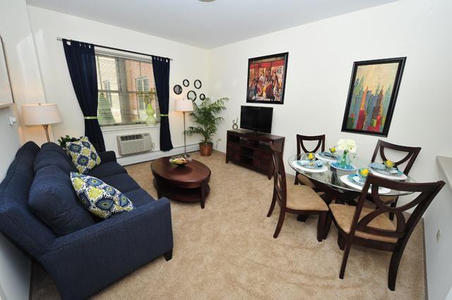 Diamond Senior Apartments of Oswego 3350 White Oak Dr., Oswego, IL