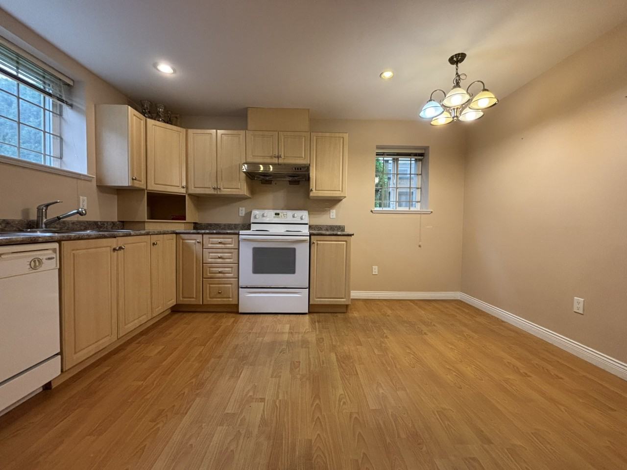 2885 Malibu Court, Coquitlam, BC V3B 8G1, CAN 2 bedroom House Rental