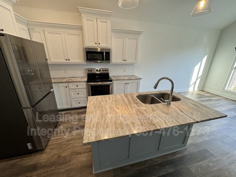 304 San Sebastian Dr, Youngsville, LA 70592 3 bedroom House Rental