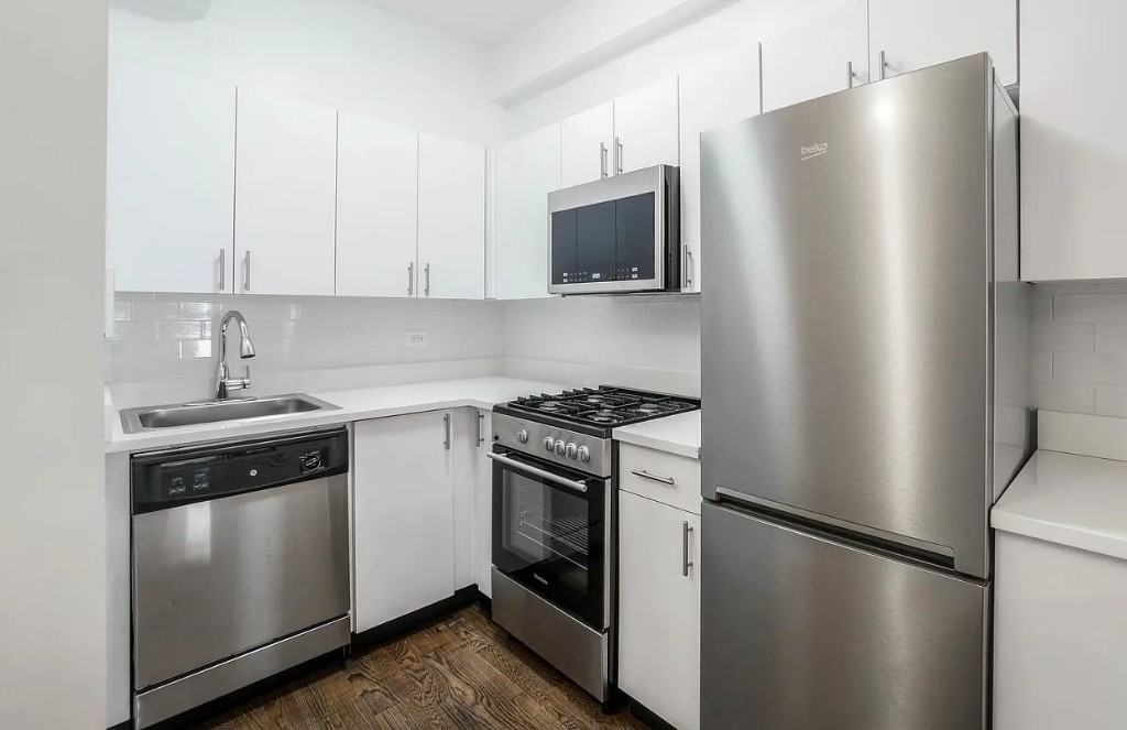 W 22nd St 3K, New York, NY 10011 Studio Apartment for 3,700/month