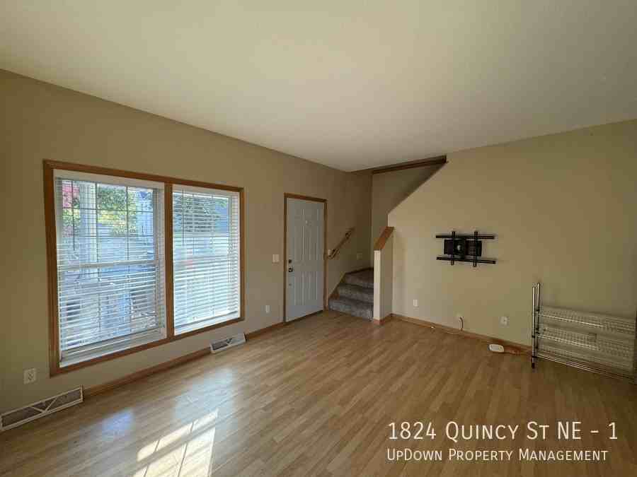 1824 Quincy St Ne 1, Minneapolis, MN 55418 3 Bedroom House for 2,495