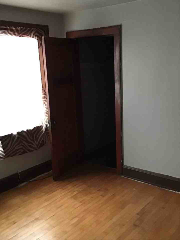 3506 W Auer Ave/3201 N 35th St. Apartments in Grasslyn Manor, Milwaukee