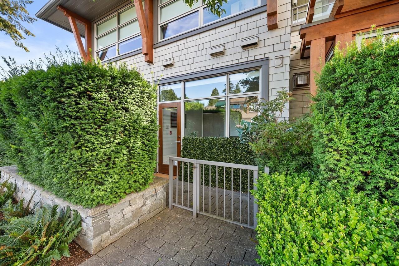2388 Marine Drive, West Vancouver, BC V7V 1K8 1 Bedroom Condo for