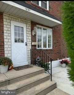 1897 Carter Rd, Folcroft, PA 19032 3 Bedroom House for 1,950/month