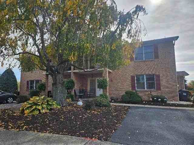 4 Rosemont Ct B, Palmer, PA 18045 2 Bedroom Apartment for 1,900/month