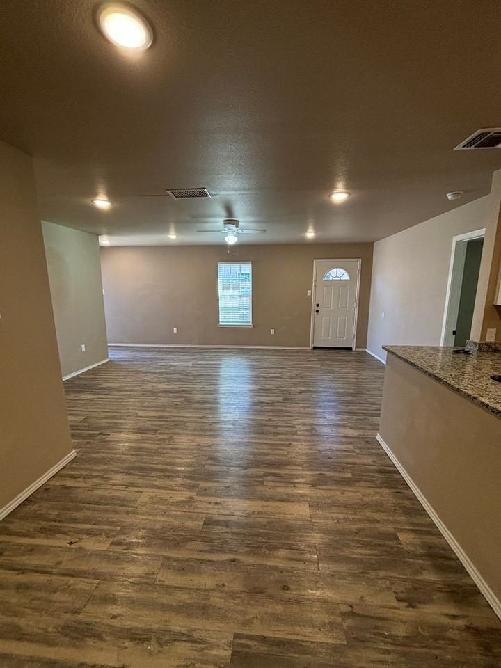 1007 Preston Trails, Unit B Apartments 1007 Preston Trl, Wolfforth