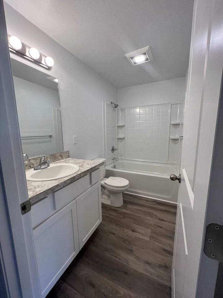 2139 N Eldorado Ave 06, Klamath Falls, OR 97601 2 Bedroom Apartment