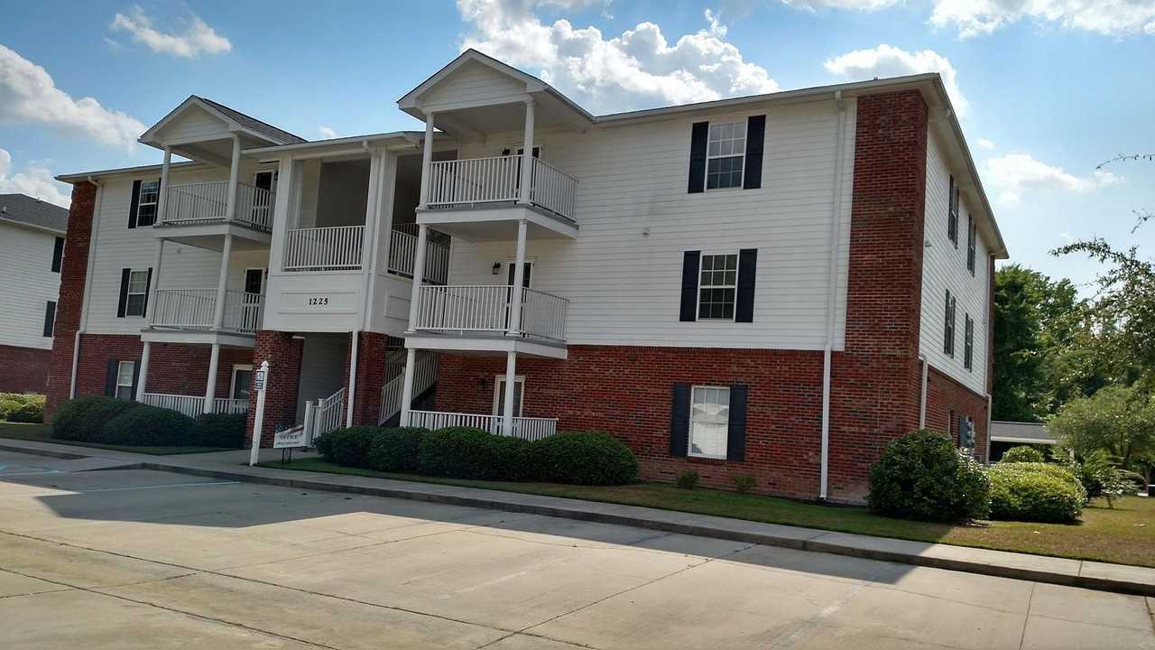 APM Broad Trace Apartments, 1225 1225 Tryon St, Sumter, SC 29150 Zumper