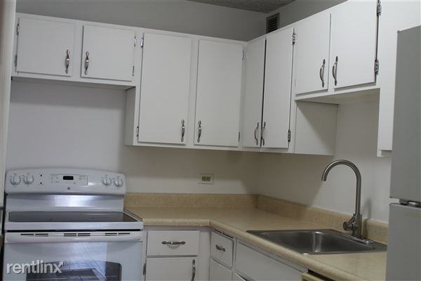 1800 Deer Creek Condominiums Apartments 1800 Wedgewood Dr, Gurnee, IL