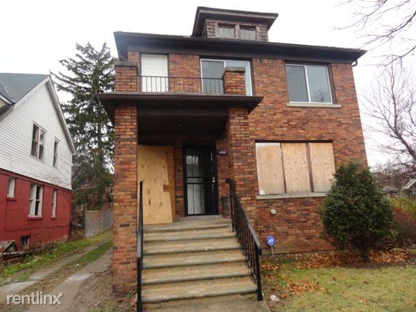 5263 Lakewood LOWER Apartments in Coleman A. Young International