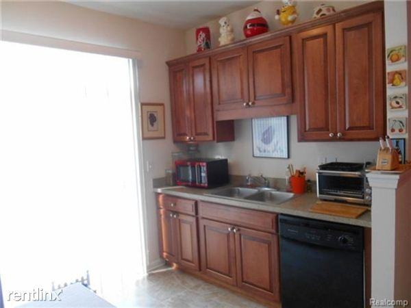 Brookfield Village Apartments 694 Superior Pkwy, Westland, MI 48185