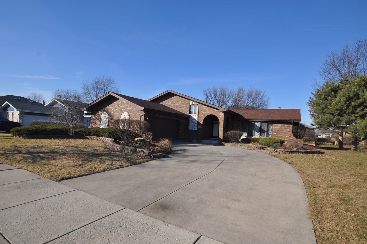 7742 W 157th St, Orland Park, IL 60462 3 Bedroom House for Rent for