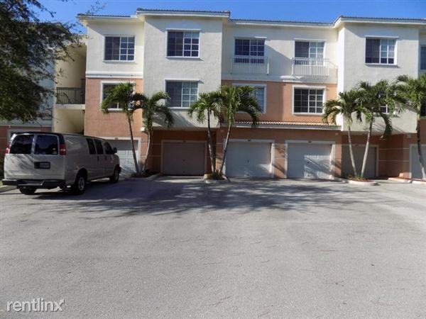 Fiore At The Gardens Condo Apartments 6104 Myrtlewood Cir W, Palm