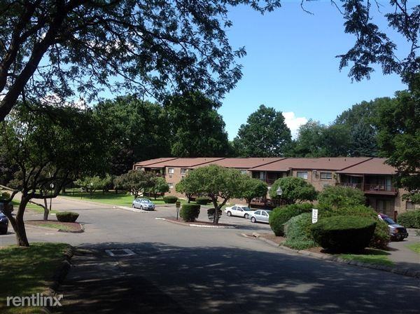 Stoneleigh Square Apartments 235 Henry Ave, Stratford, CT 06614 Zumper