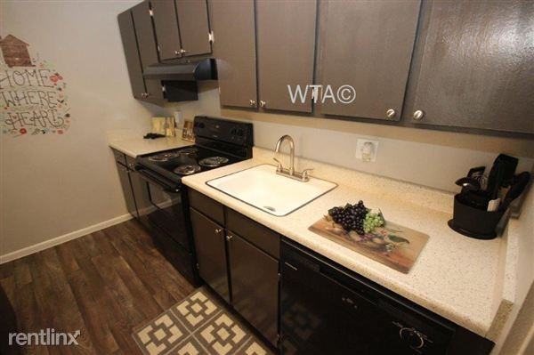 Walzmen Rd & Midcrown Dr AD 16832 Apartments Walzem Rd, San Antonio