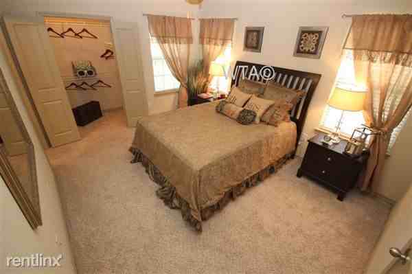 1604 & I10, Valero, USAA, UTSA LaCantera & The Rim Apartments in San