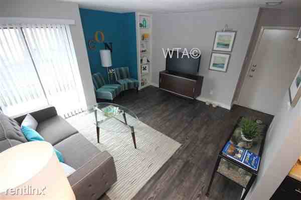 Blanco and West Avenue near Churchill HS Apartments Blanco Rd, San