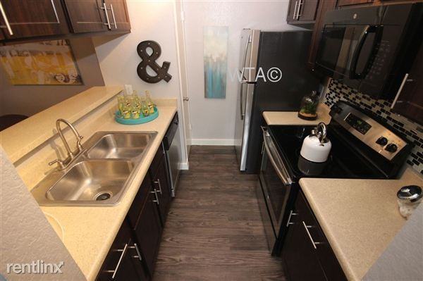 Blanco and West Avenue near Churchill HS Apartments Blanco Rd, San