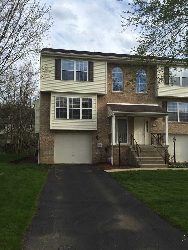 3084 Meadowbrook Court, Gibsonia, PA 15044 3 Bedroom House for 1,450