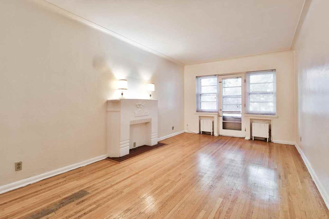 5740 Avenue de Darlington, Montréal, QC H3S 2H8 1 Bedroom Apartment