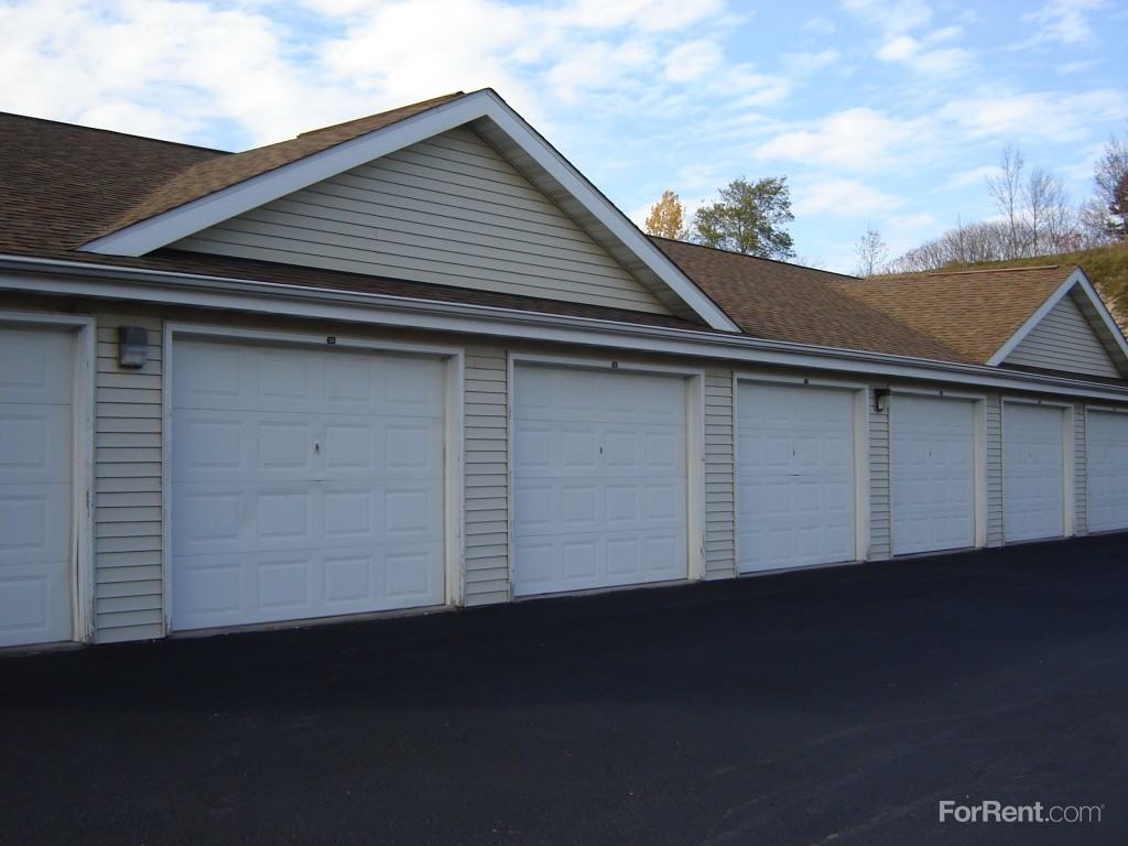 Hillside Village Apartments 319 James St, Slinger, WI 53086 Zumper