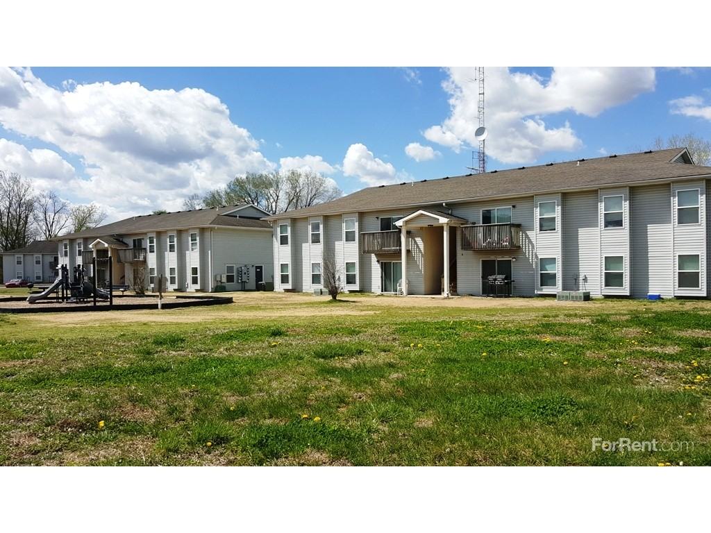Sun River Apartments 402 River Falls Rd, Edwardsville, KS 66111 Zumper