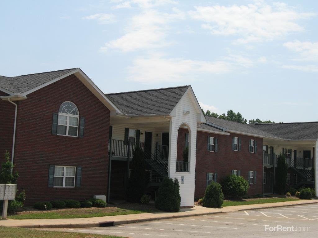 Hampton Village Rocky Mount Apartments 2443 Hurt Dr, Rocky Mount