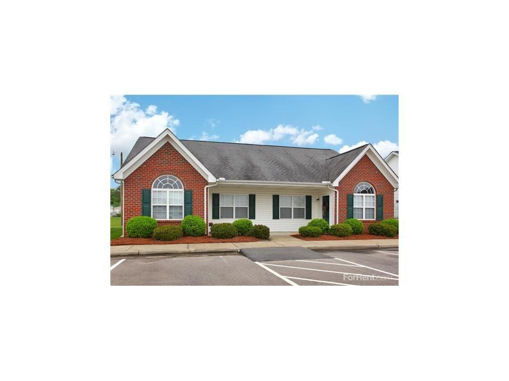 Hampton Village Rocky Mount Apartments 2443 Hurt Dr, Rocky Mount